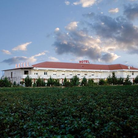 Kornilios Istron Hotel Giannitsa Exterior foto